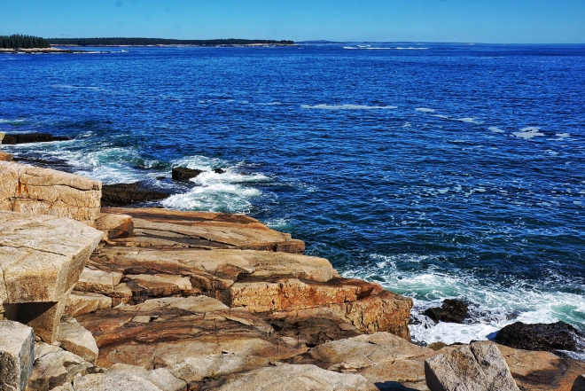 Cape Neddick 的海，这块石头在浪花下总会形成心形